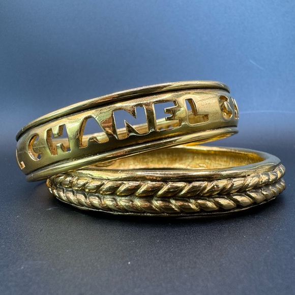 Fabulous 24K gold plated Chanel vintage bangles set - Picture 2 of 14